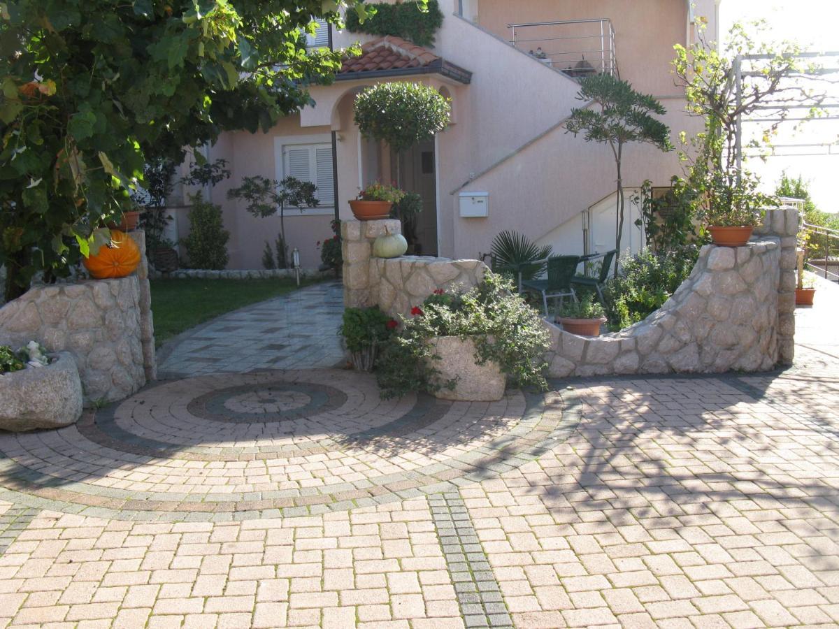 Apartman Ljubica 4 Apartamento Krk Town Exterior foto